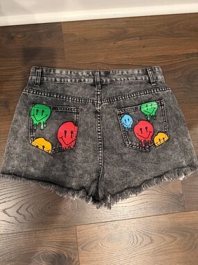 Rebellious Rose Cartoon Face Print Raw Hem Denim Shorts Size Large Distressed